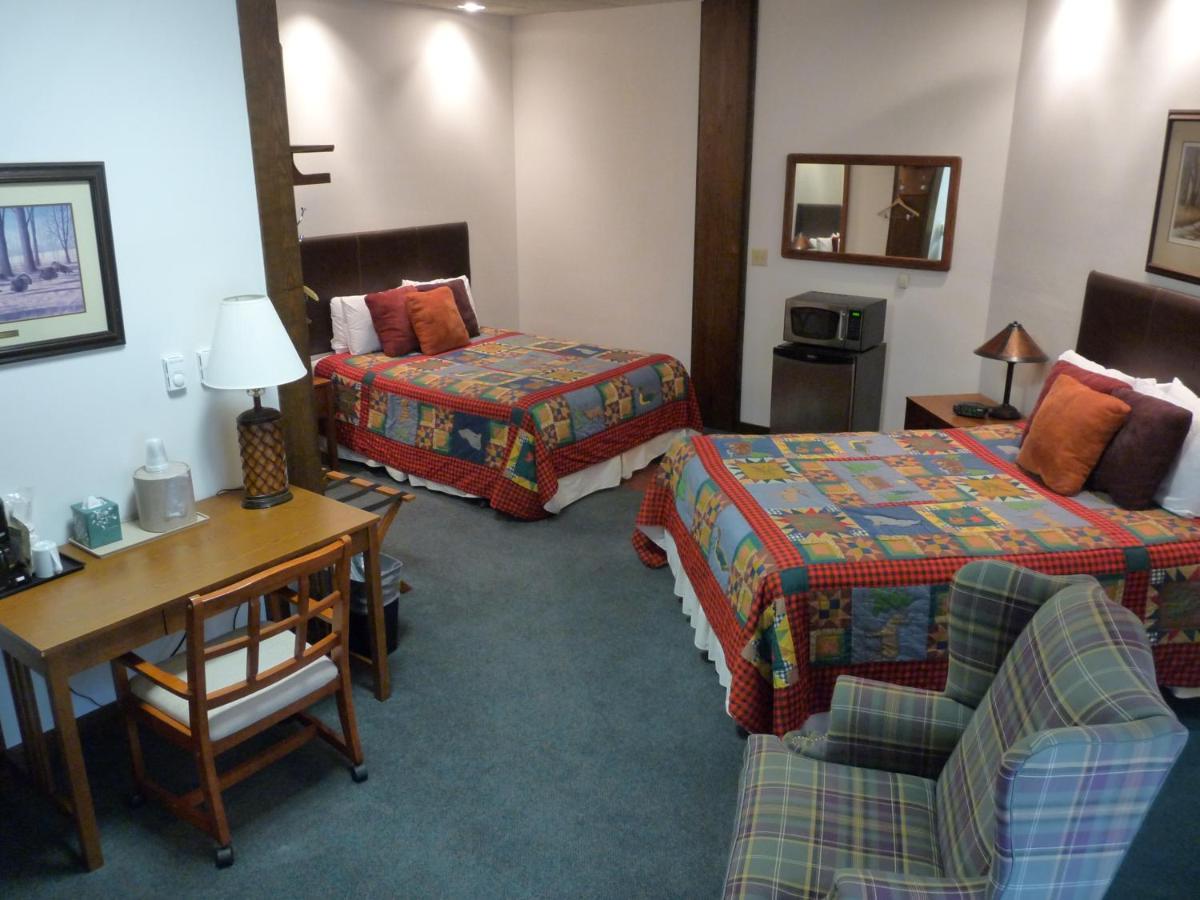 Riverbank Lodge Petersburg Esterno foto