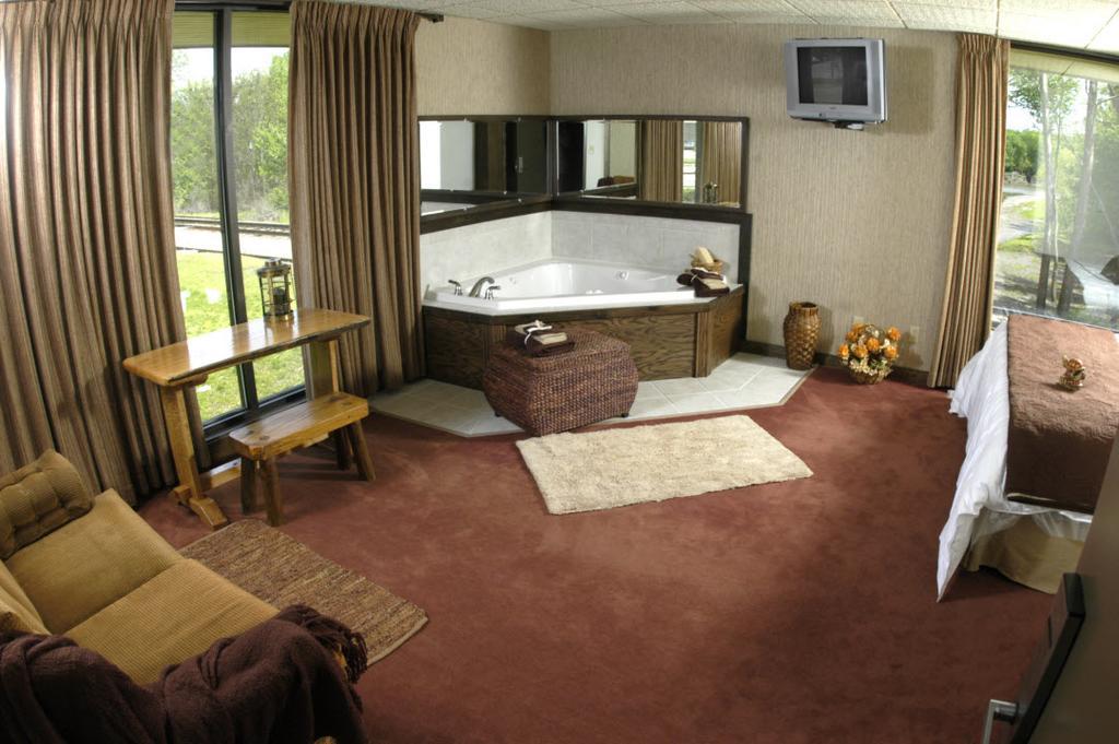 Riverbank Lodge Petersburg Esterno foto