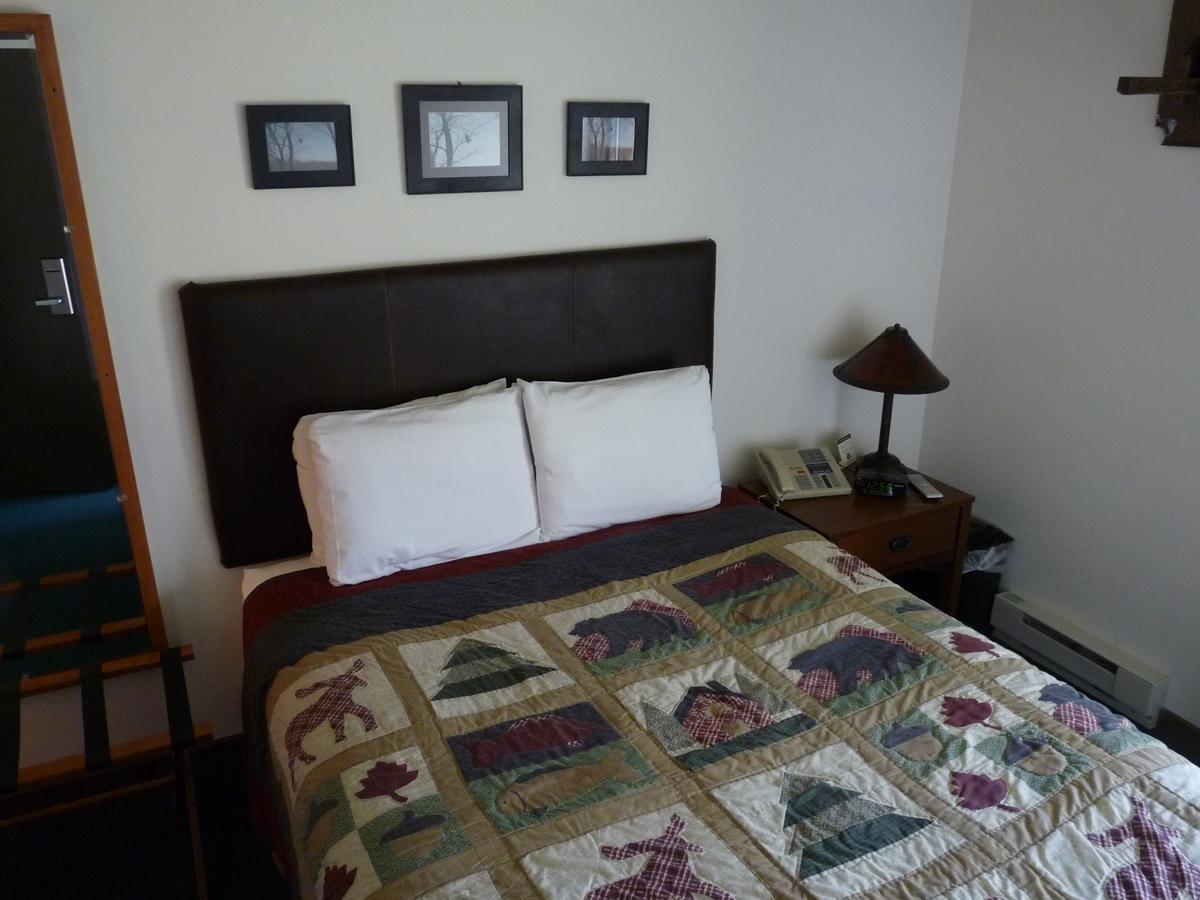 Riverbank Lodge Petersburg Esterno foto