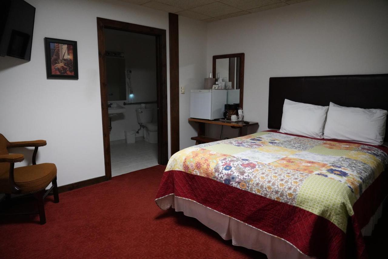 Riverbank Lodge Petersburg Esterno foto
